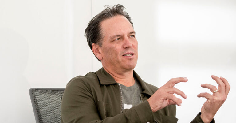 Xbox Mostrará Logos da PlayStation e Nintendo, Diz Phil Spencer